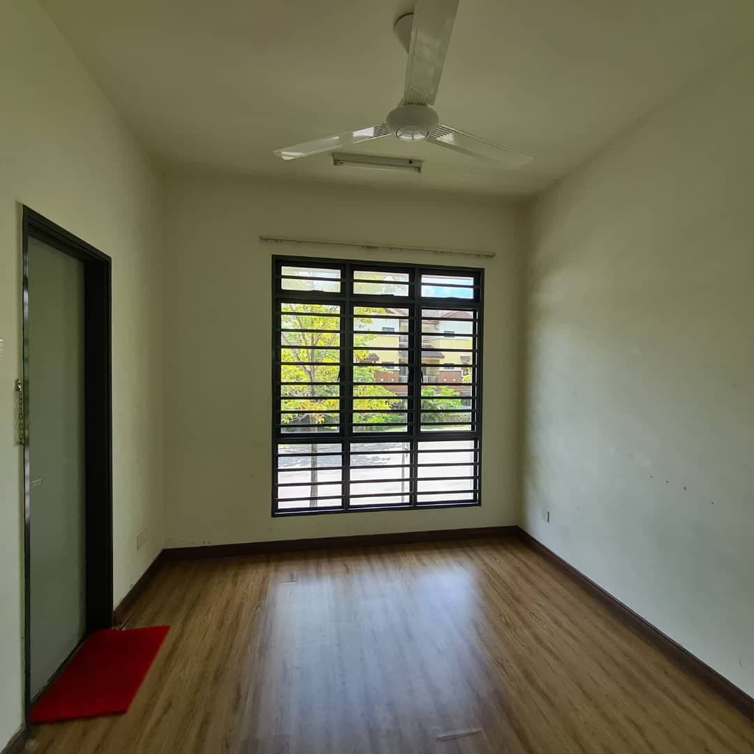 2 Storey EndLot Palma Residence Presint 11 - photo 6