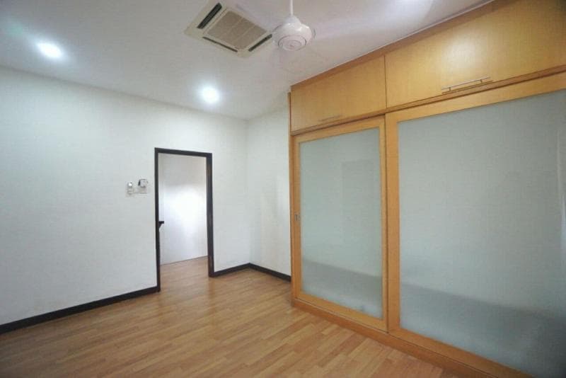 2 Half Storey SemiD EndLot Mayang Sutera TTDI Jaya - photo 2