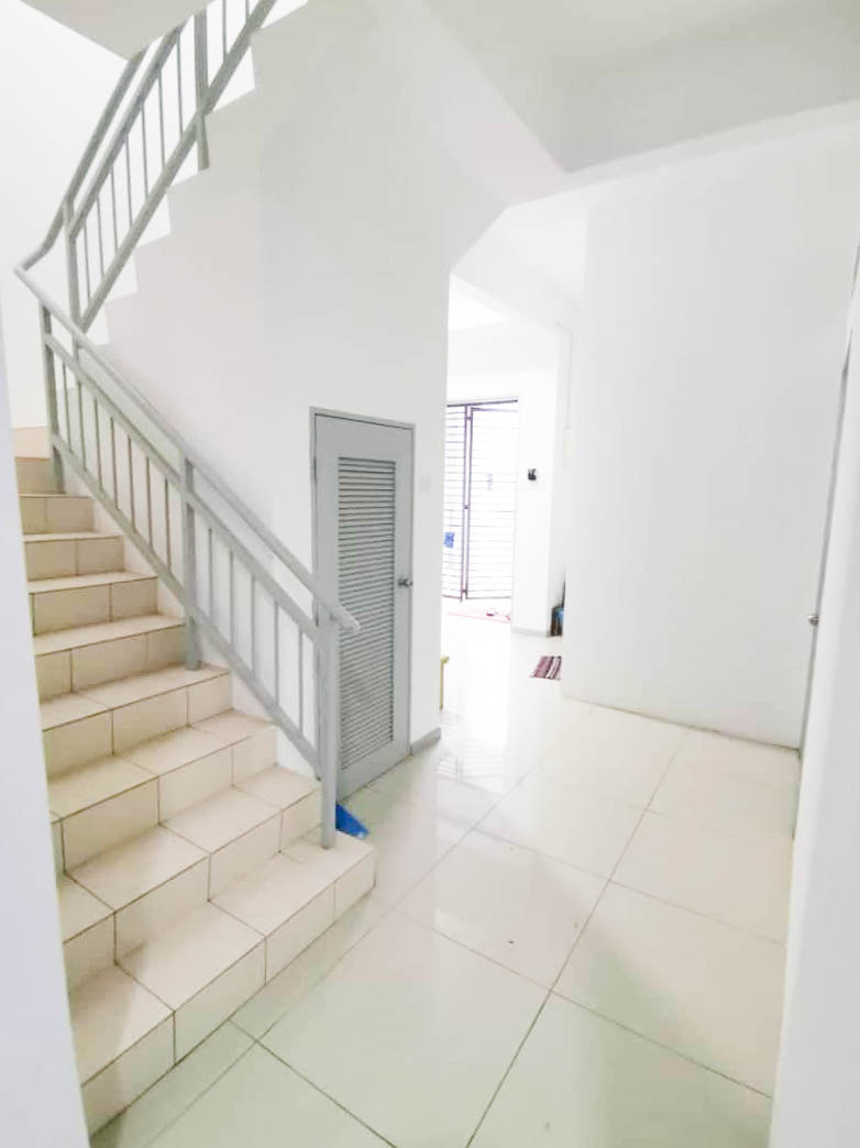 2 Storey Terrace Taman Saujana KLIA, Sepang - photo 2