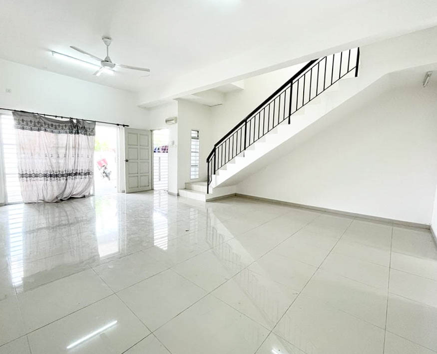 2 Storey Terrace, Jalan SP3, Bandar Saujana Putra - photo 4
