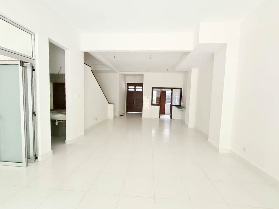 2 Half Storey Terrace Desiran Bayu Precint 16 - photo 2