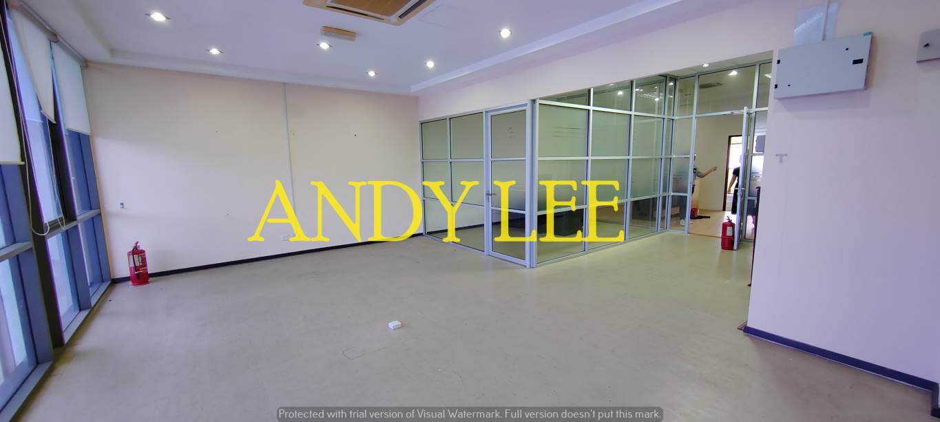 Bay Avenue next to queensbay mall come with 6 ac