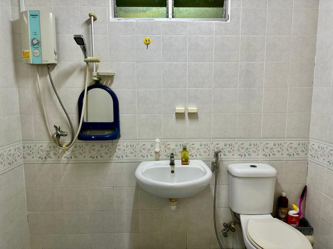 Putra Place at Bayan Lepas Near Queensbay Mall - photo 2