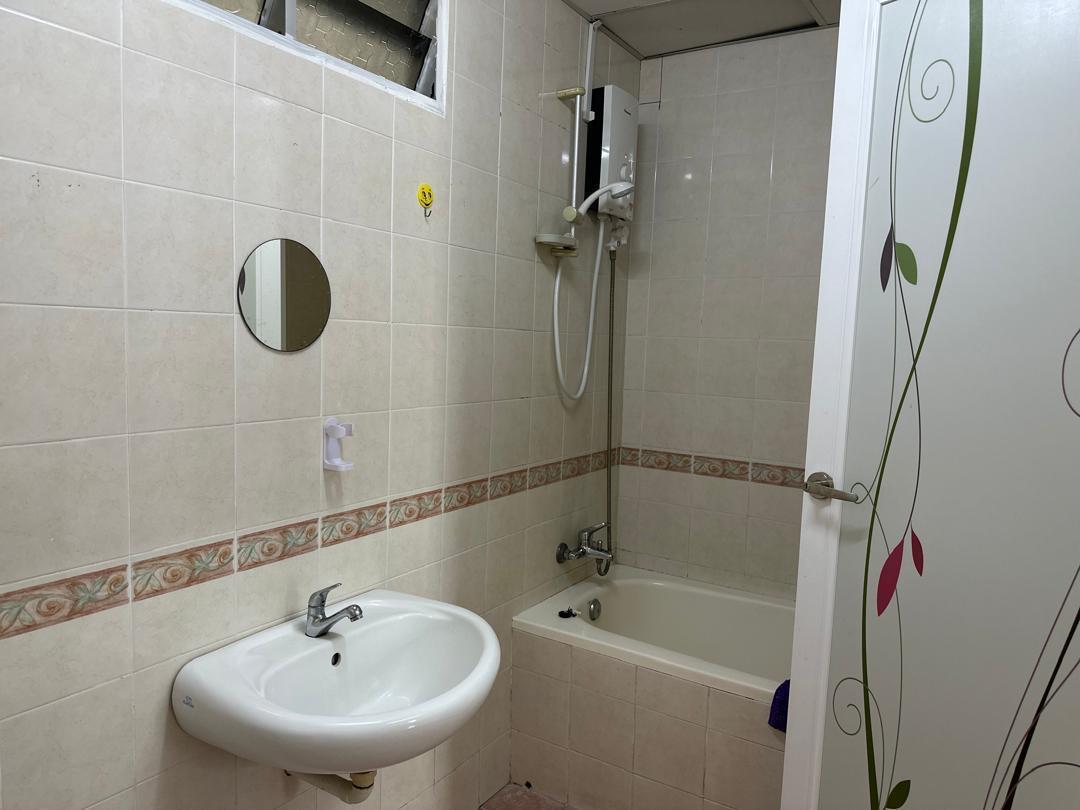 Putra Place at Bayan Lepas Near Queensbay Mall - photo 4