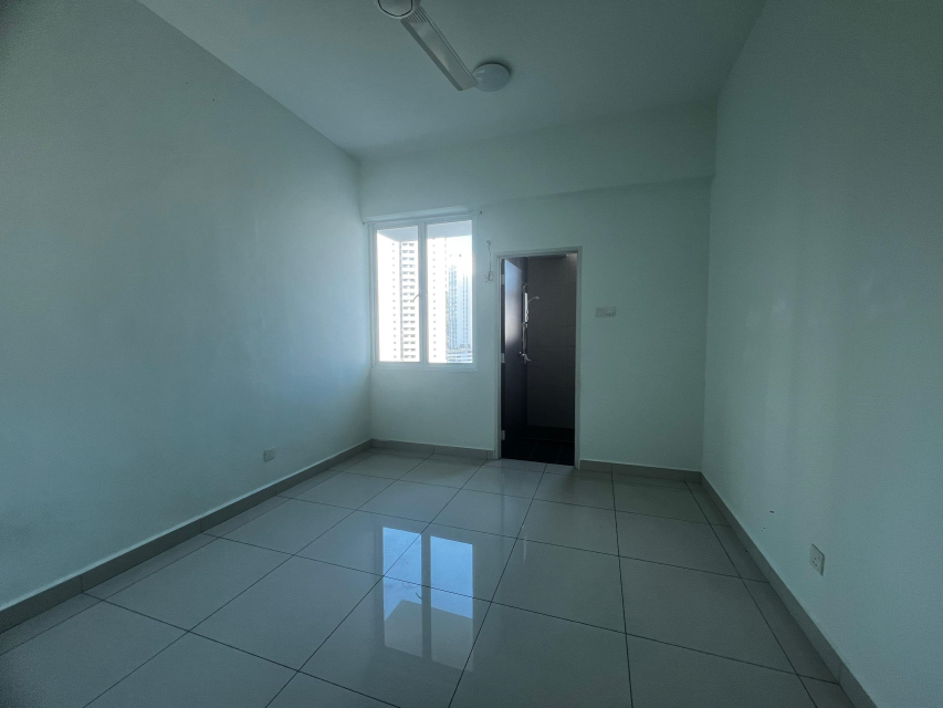 D Zone Condominium at Teluk Kumbar - photo 5