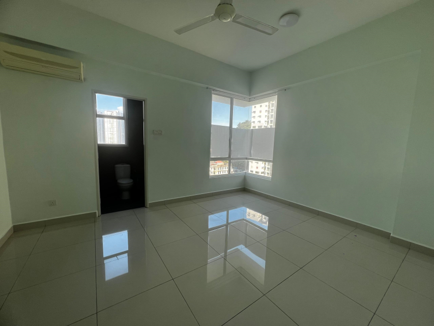 D Zone Condominium at Teluk Kumbar - photo 7