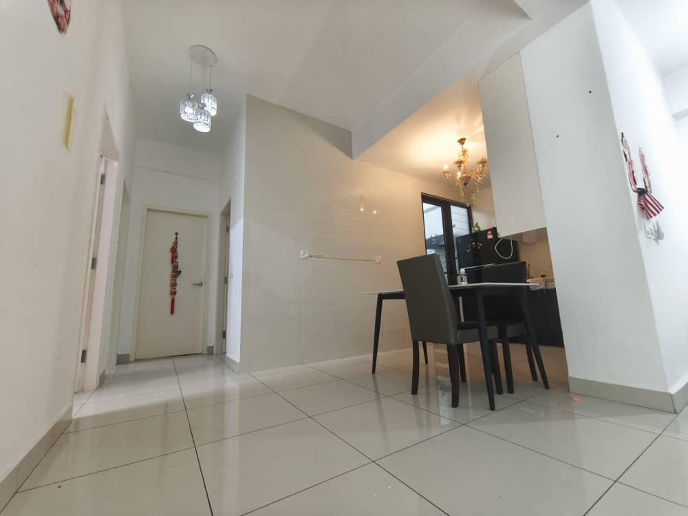 Setia Sky Vista Brand New 1194sf - photo 2