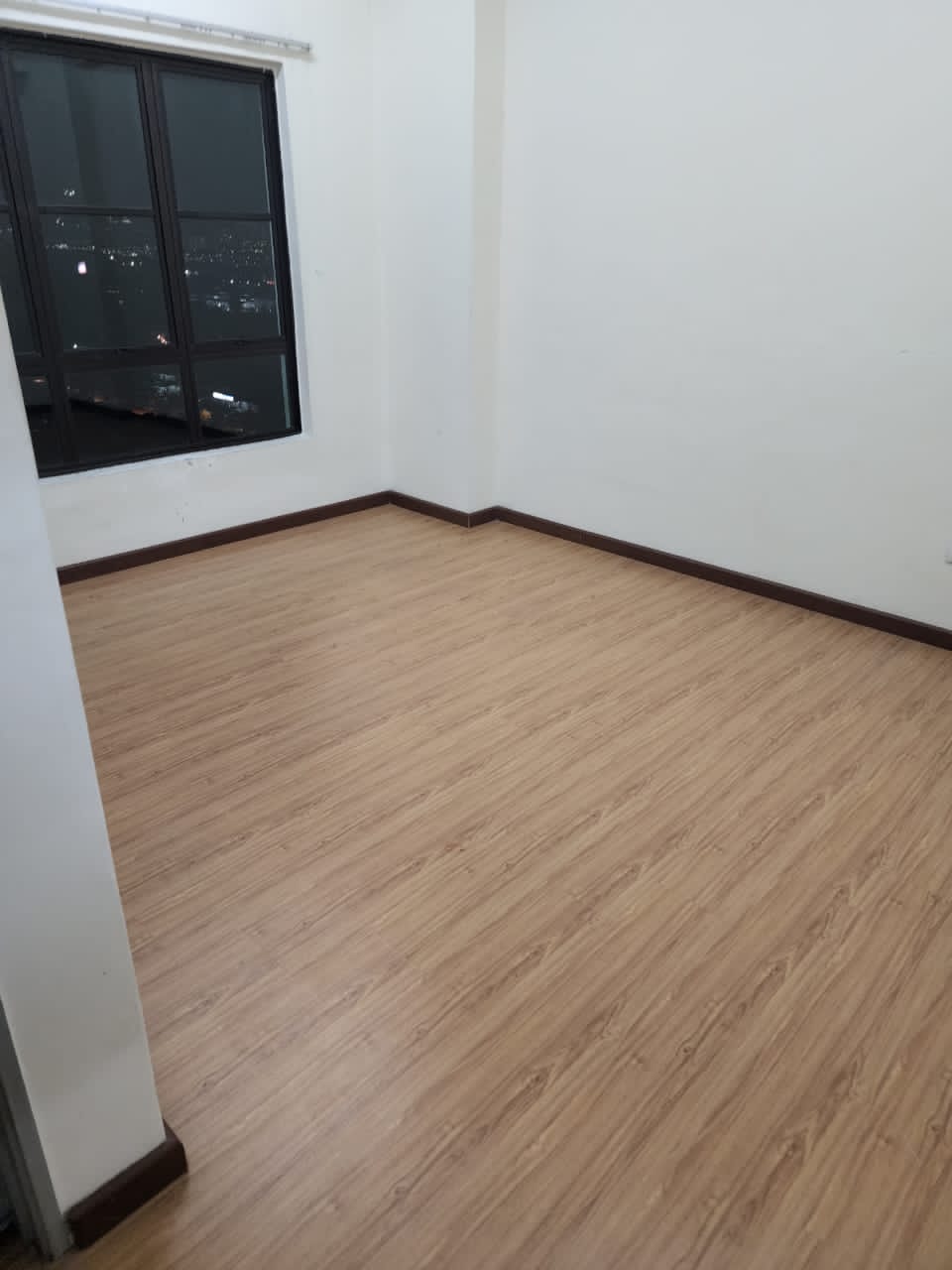 Park 51 Residency PJ 1288sqft Well Kept Nice Unit - photo 4