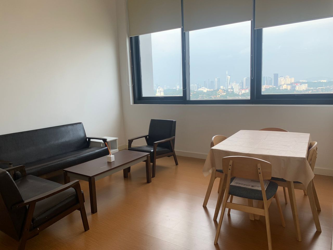 PJ SS2 The Hub 2 Rooms 2 Carparks Fully Furnished - photo 3