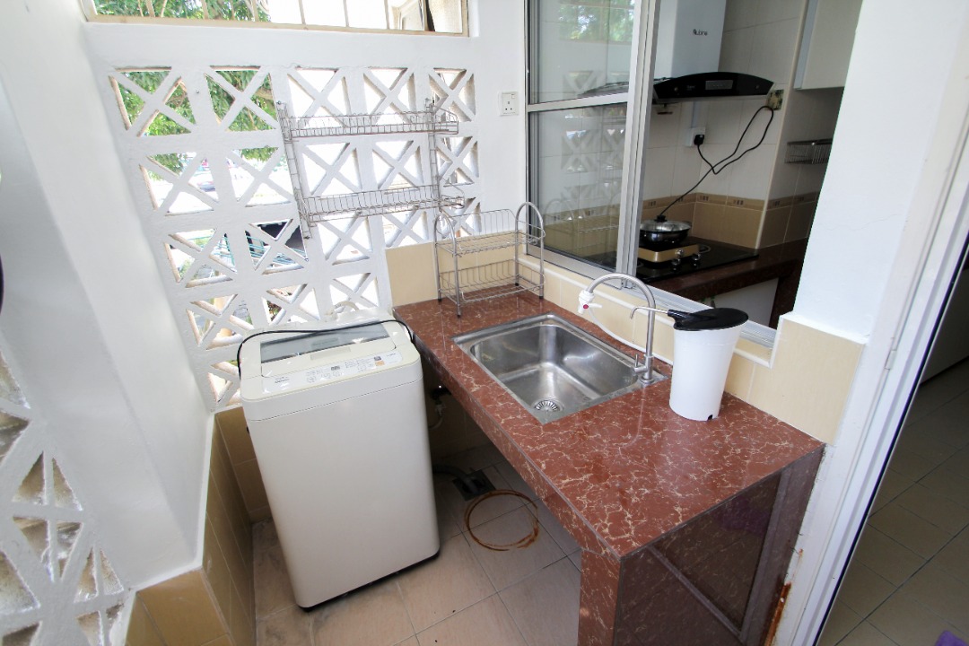 Kondominium Danau Idaman Taman Desa Sales - photo 6