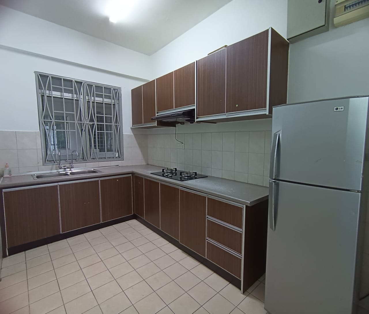 Millennium Place Condo by Dionne - photo 4