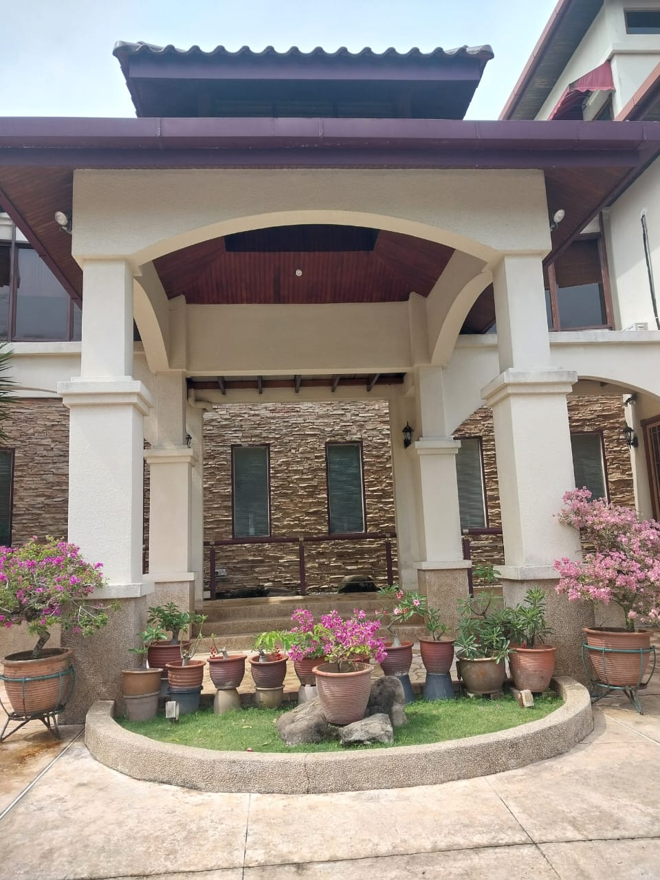 Luxurious Freehold Bungalow, Bukit Gasing For Sale - photo 2