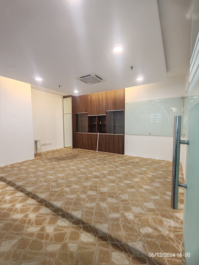 PJX HM shah tower adjoining partial furnished LRT - photo 7