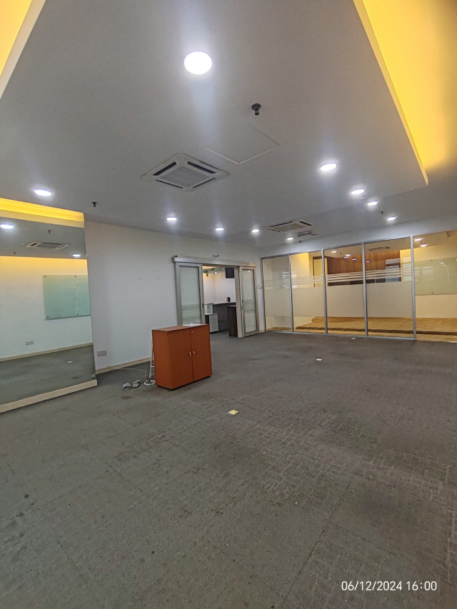PJX HM shah tower adjoining partial furnished LRT - photo 12