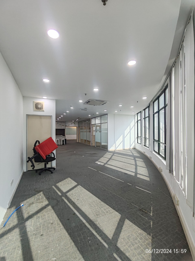 PJX HM shah tower adjoining partial furnished LRT - photo 13