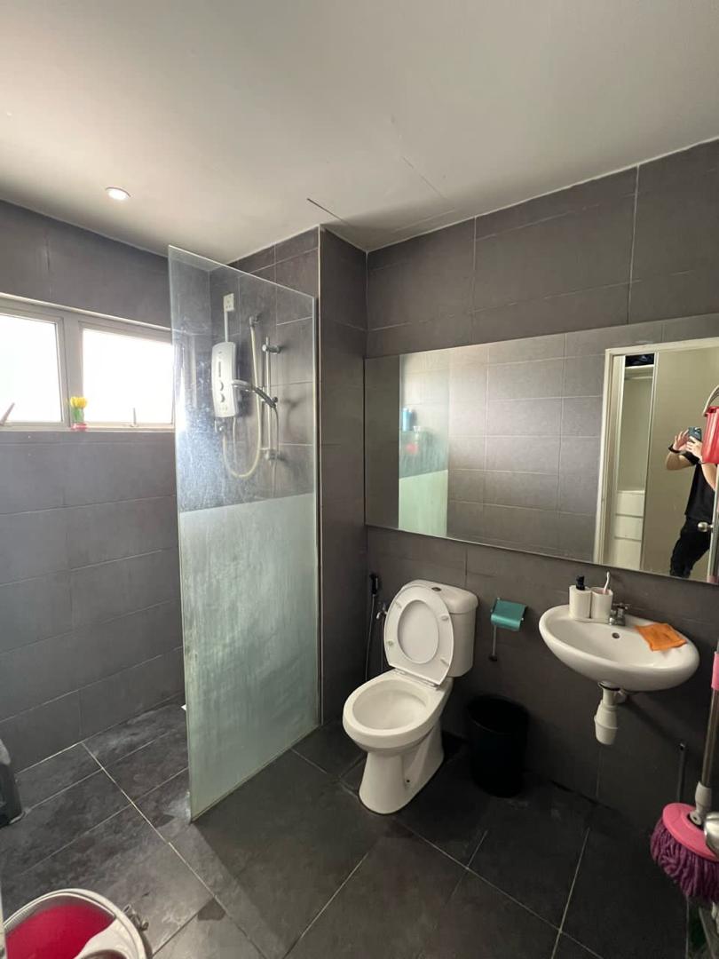 Maxim Citylights Condominium Spacious Unit - photo 5