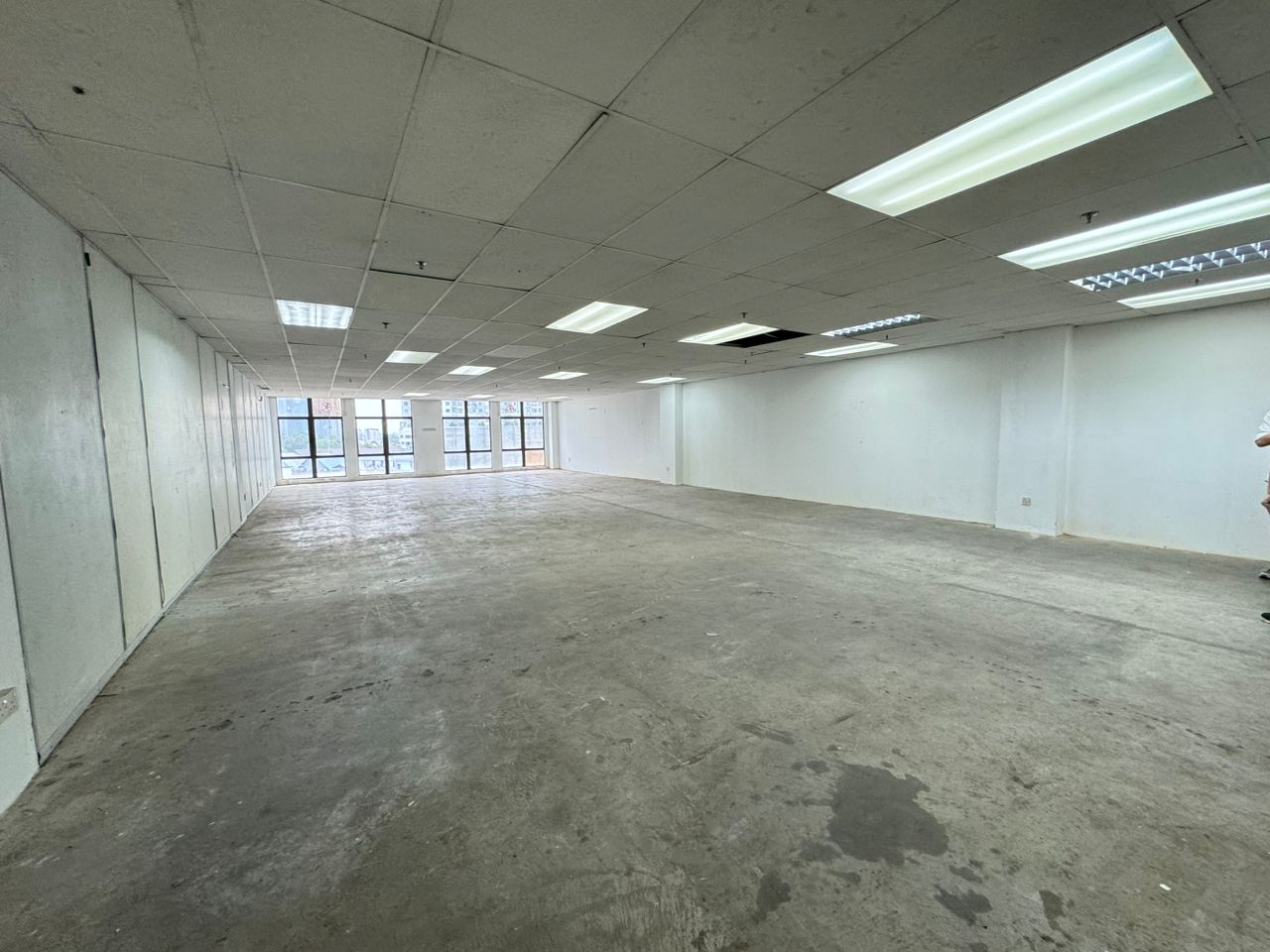 Office Cum Warehouse in PJ Seksyen 51A - photo 4