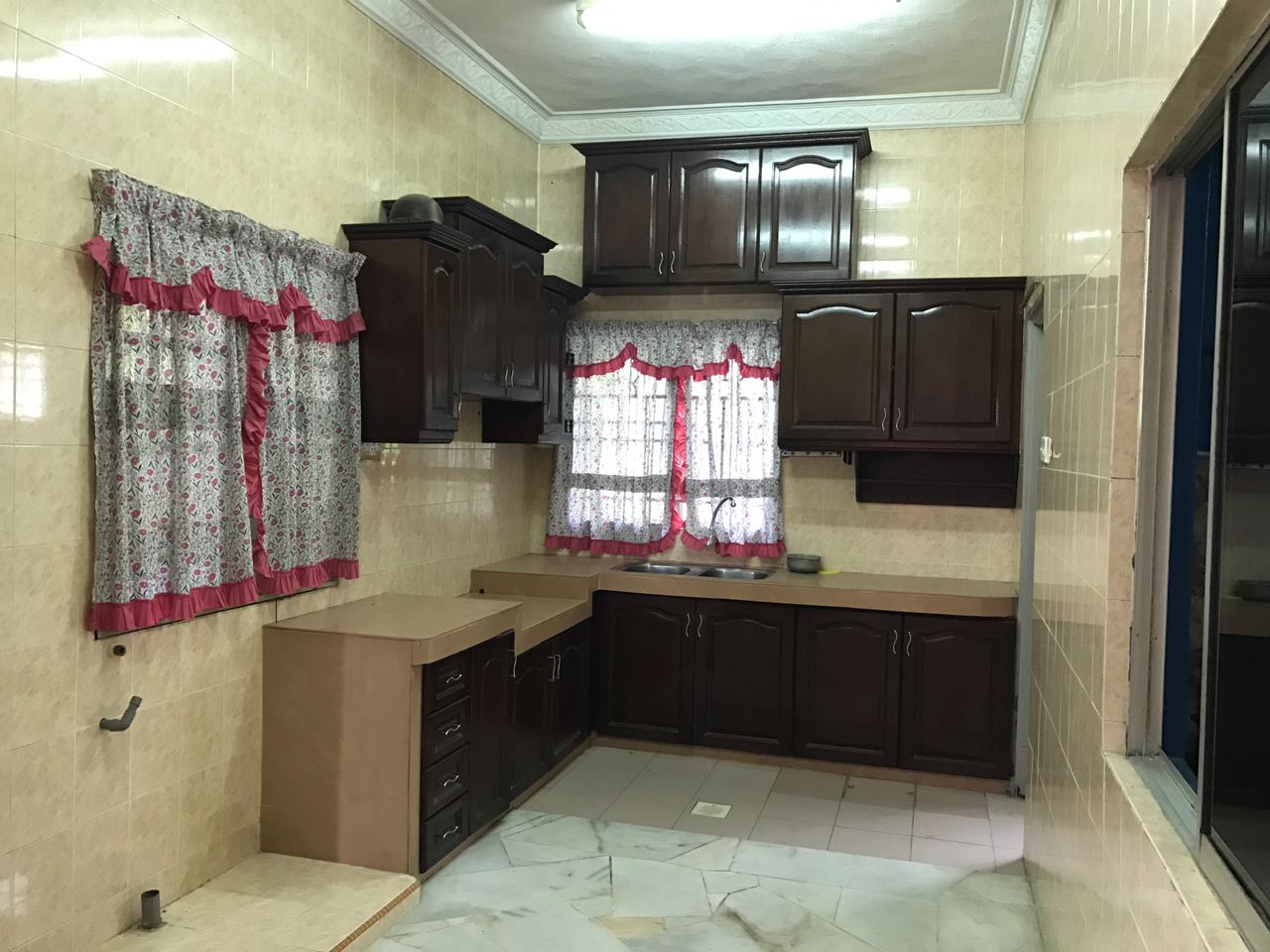 Klang, Taman Sentosa Double Storey House End Lot - photo 4