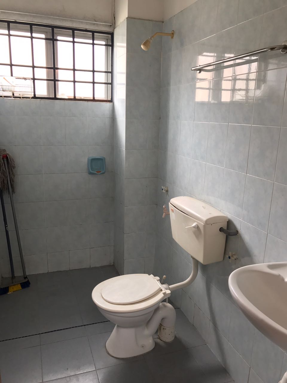 Klang, Taman Sentosa Double Storey House End Lot - photo 9