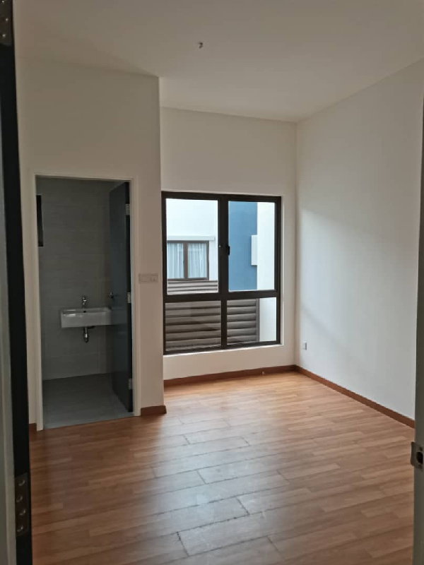 TOWNHOUSE - photo 9