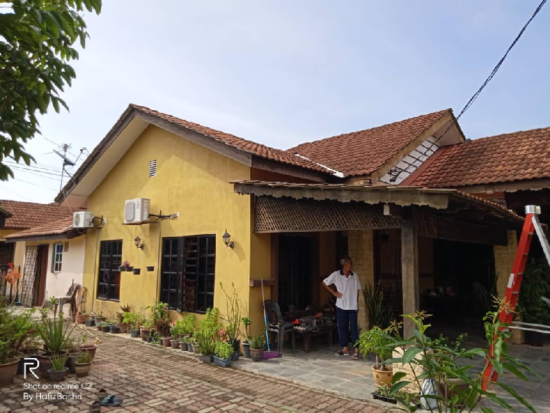 TAMAN PINGGIRAN BERINGIN, MANTIN - photo 3