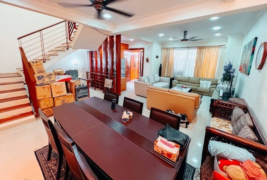 Sering Ukay Two Half storey terrace Ukay Perdana - photo 2
