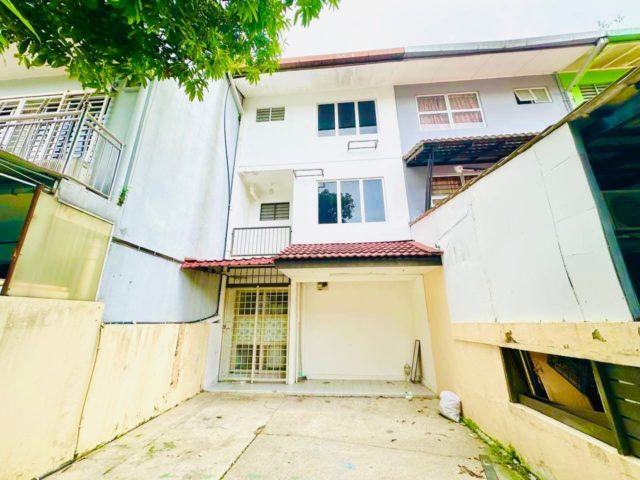 3 storey terrace Taman Dagang Ampang - photo 3