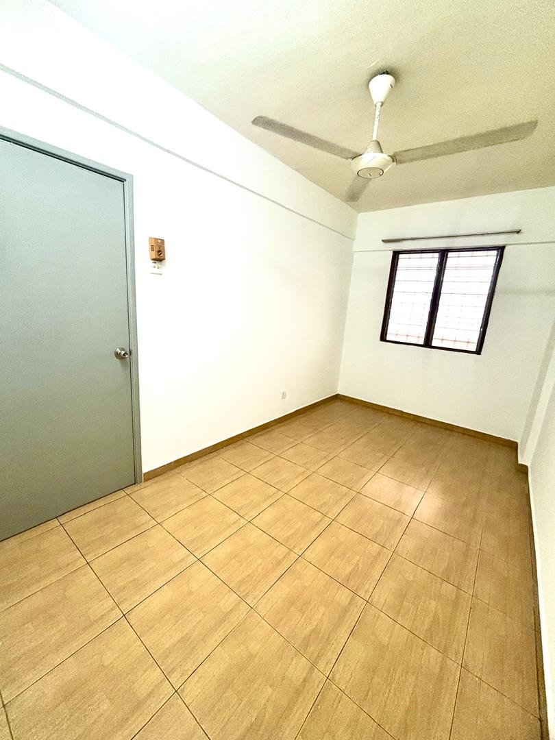 Aman Putra Apartment - photo 6