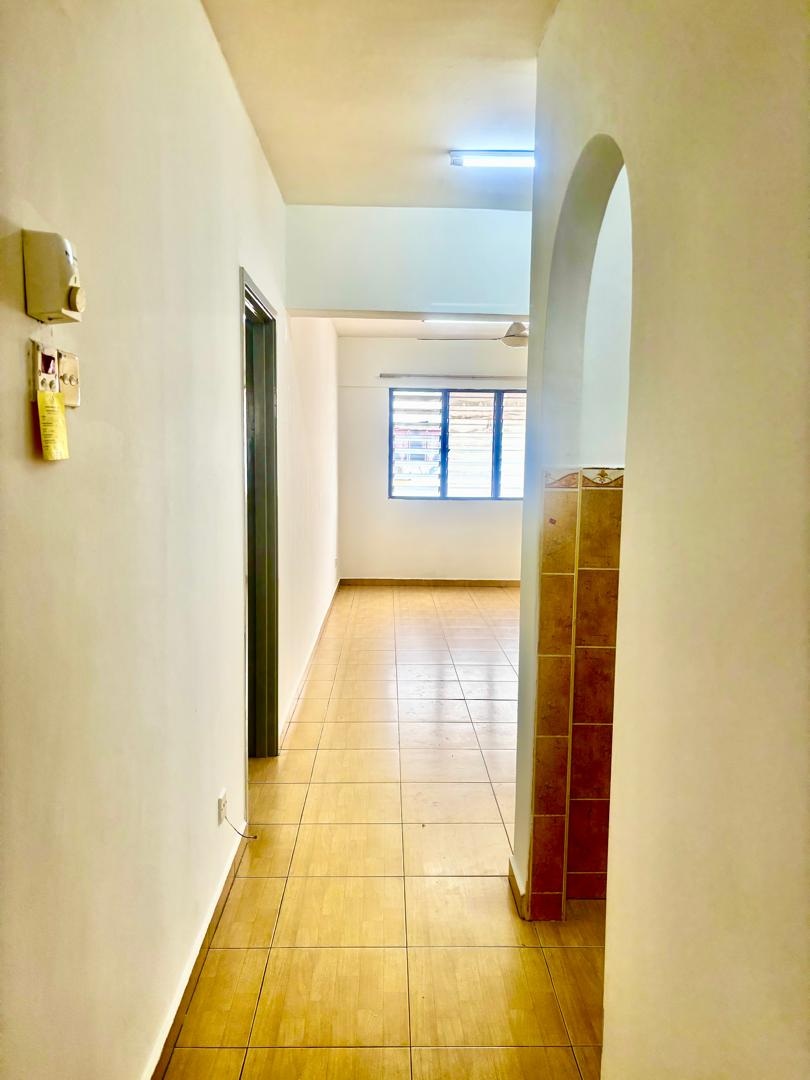 Aman Putra Apartment - photo 4