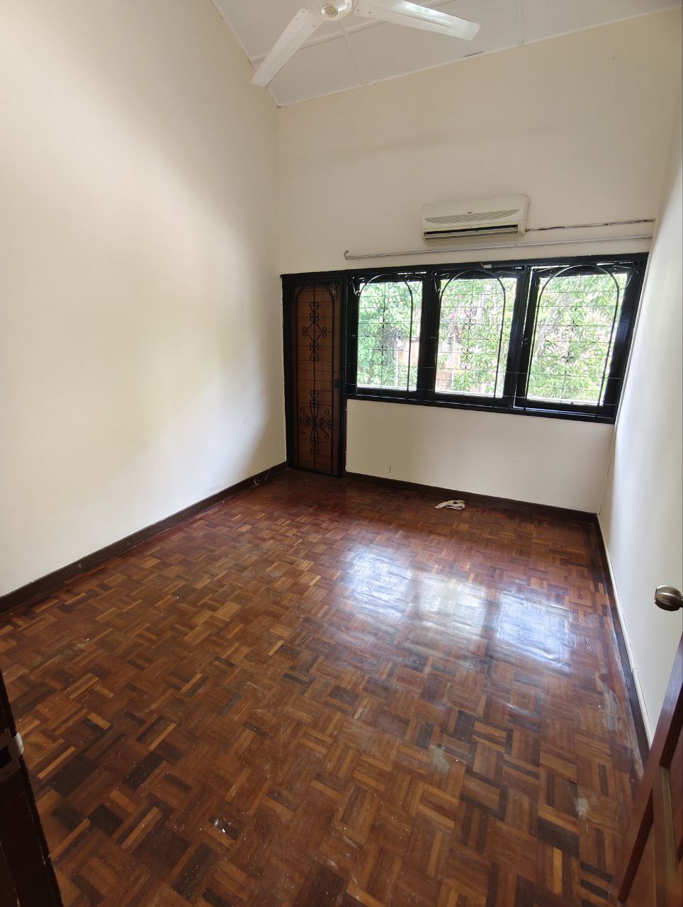 Sale 3 and half Storey Taman Kesuma Ampang - photo 9