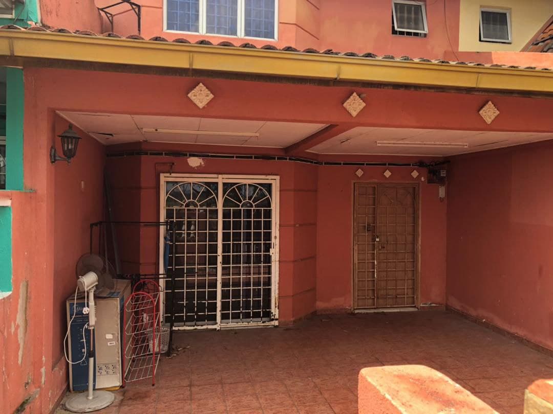 2 Storey Terrace House nearby MRT, school - photo 2