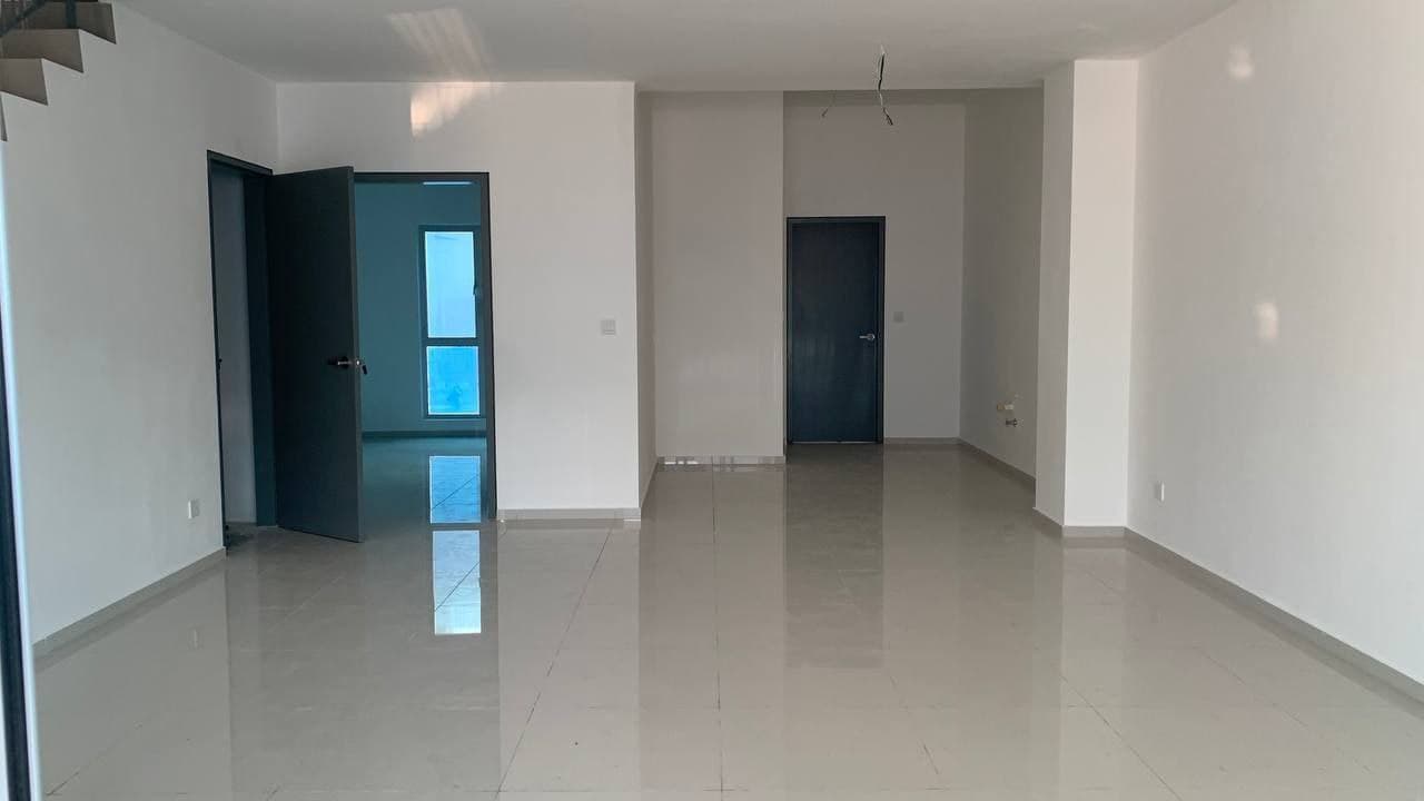 Brand New Unit, 2Storey Intermediate Cybersouth - photo 5