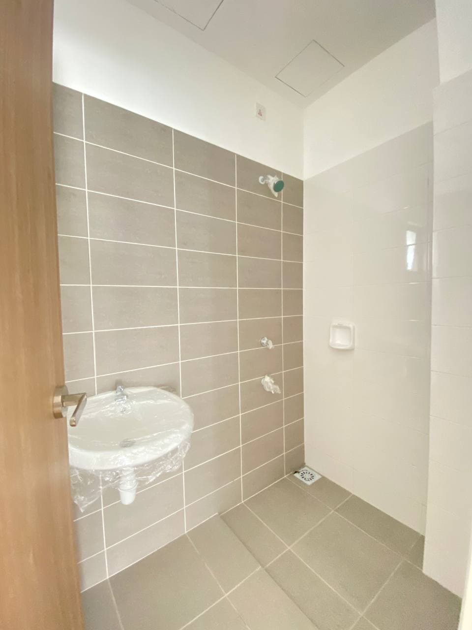 Brand new,cantik,lowest price in Serene Height - photo 7