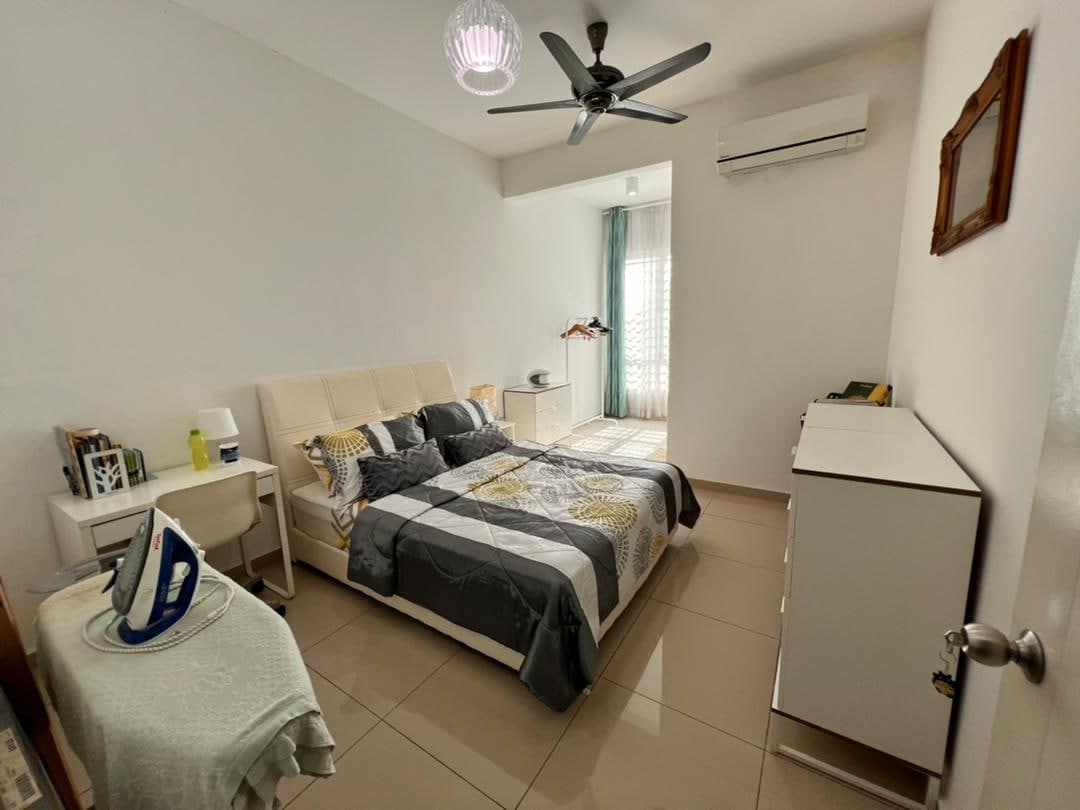 Renovated, cantik, 2 storey untuk dijual - photo 13