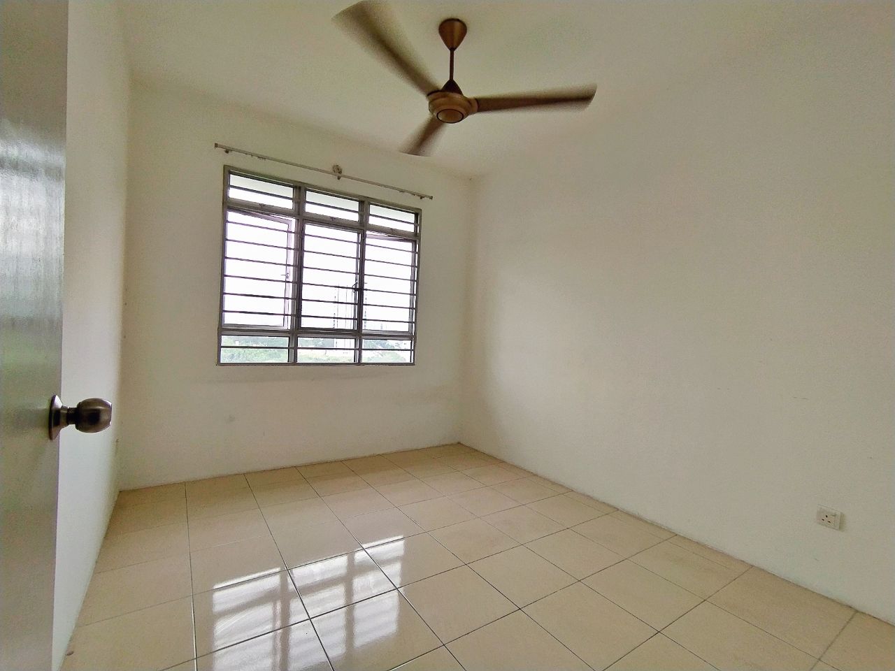 Mutiara Anggerik Service Apartment Huge Unit Cheap - photo 4