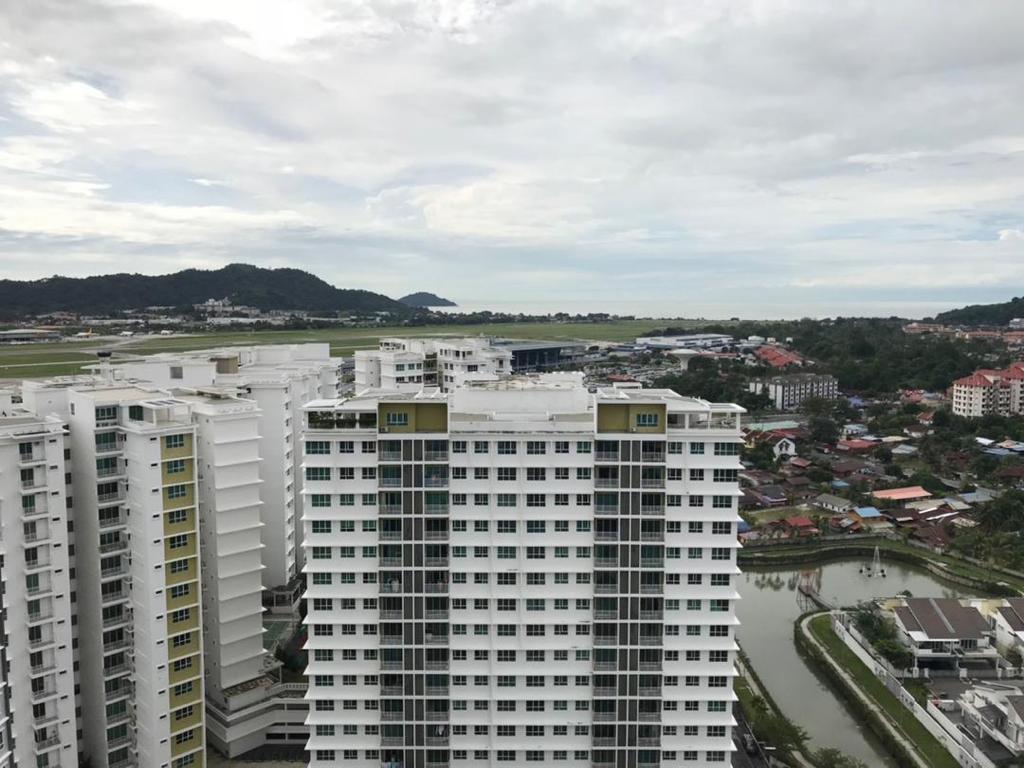 Solaria Residences ...