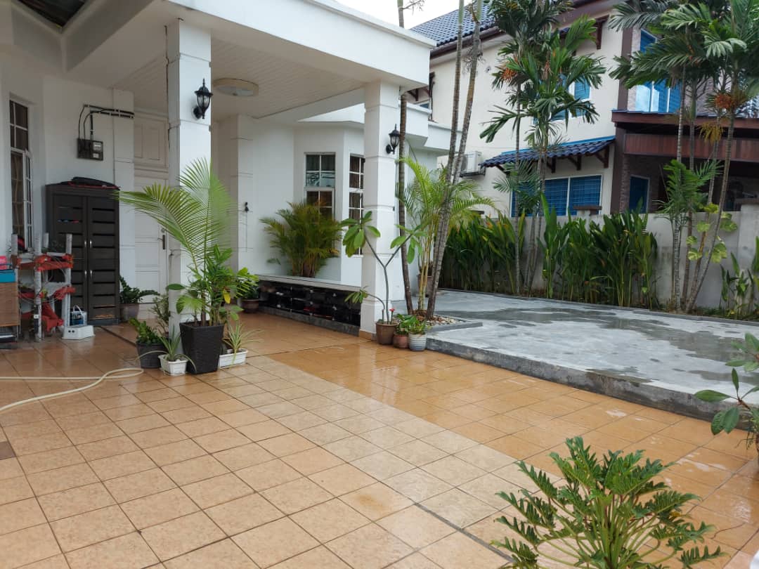 Single Storey Bungalow, Desa Subang Permai U6 - photo 2