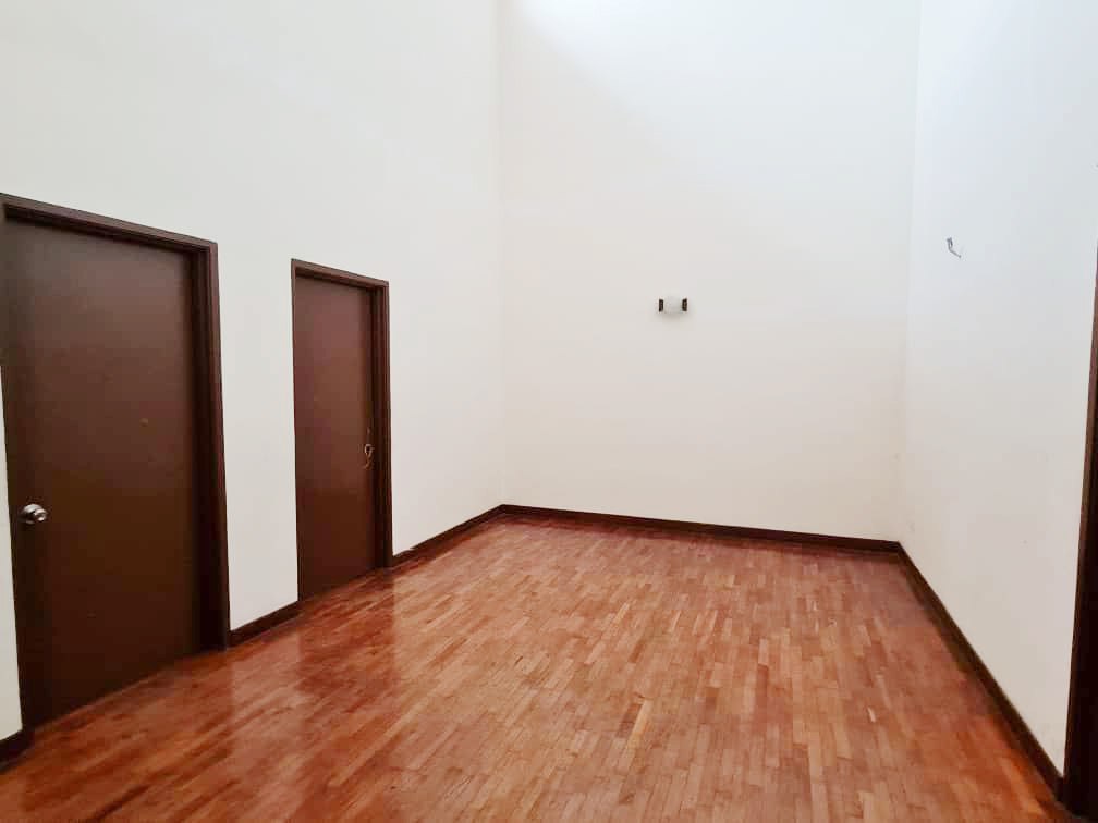 Double Storey Jalan Nova Subang Bestari - photo 2