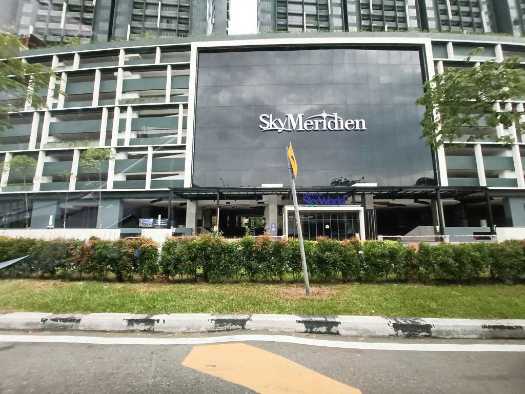 SKY Meridien Condo S ...