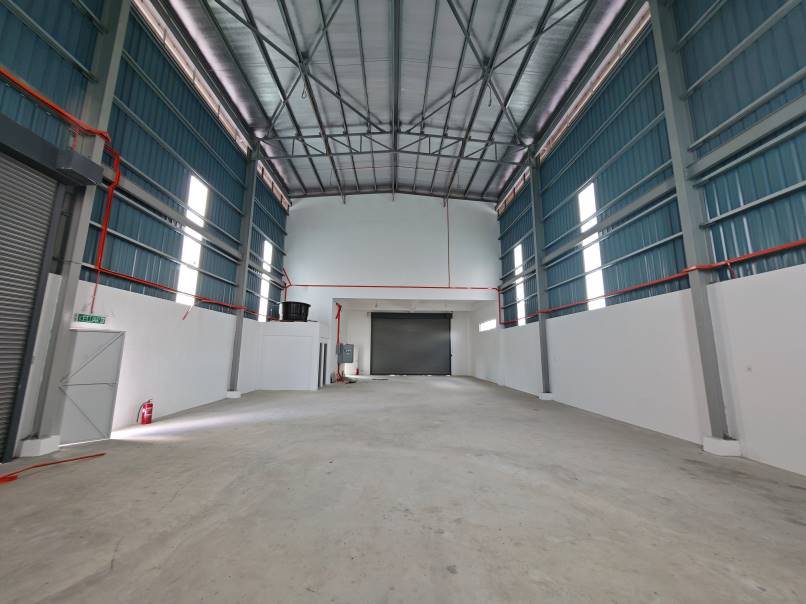 Valdor Detached Factory 4320 sqft 200 Amp