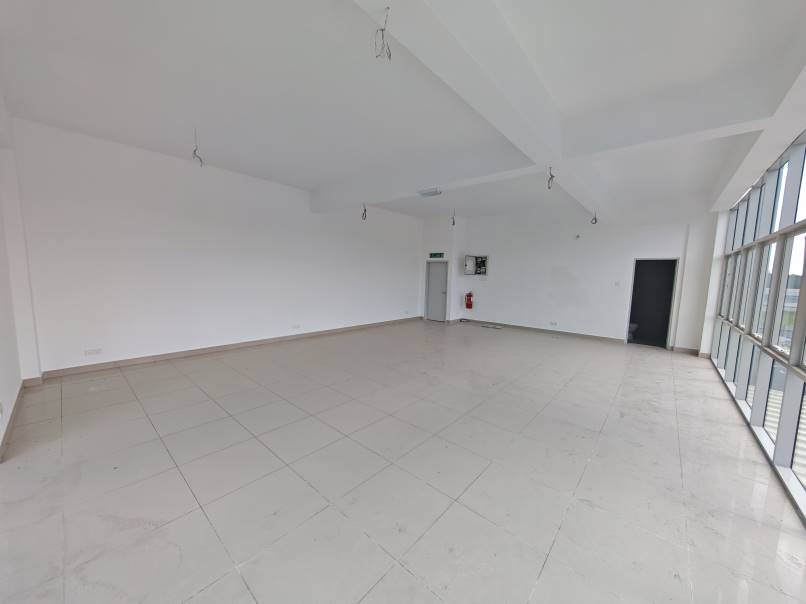 Valdor Detached Factory 4320 sqft 200 Amp - photo 4