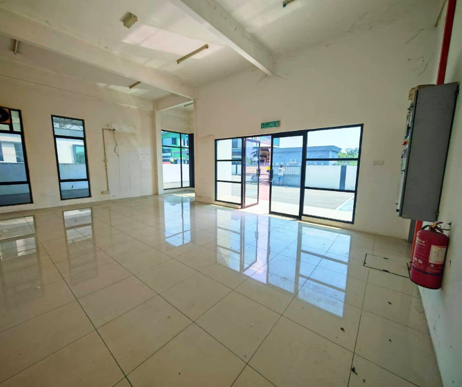 Permatang Tinggi Factory Warehouse 7920sqft 100Amp - photo 3