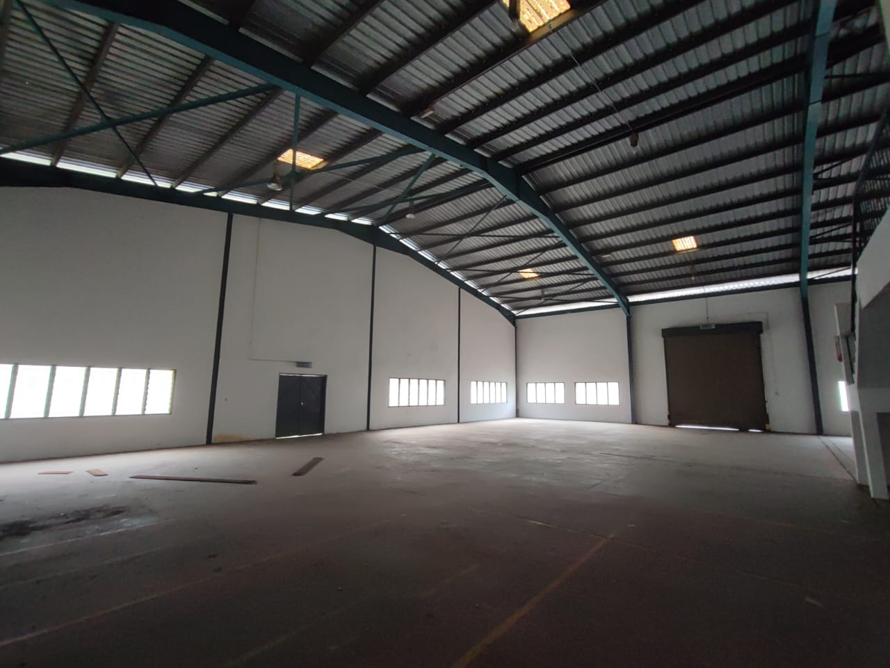 SP 1 Half Stry SemiD Industry 12,500 sqft 200 Amp - photo 3