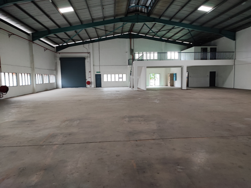 SP 1 Half Stry SemiD Industry 12,500 sqft 200 Amp - photo 5
