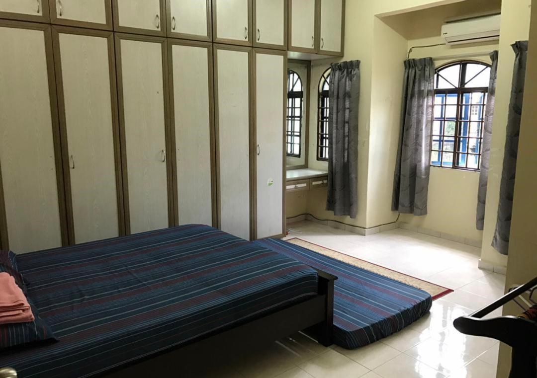DOUBLE STOREY TERRACE SEKSYEN 7 - photo 4