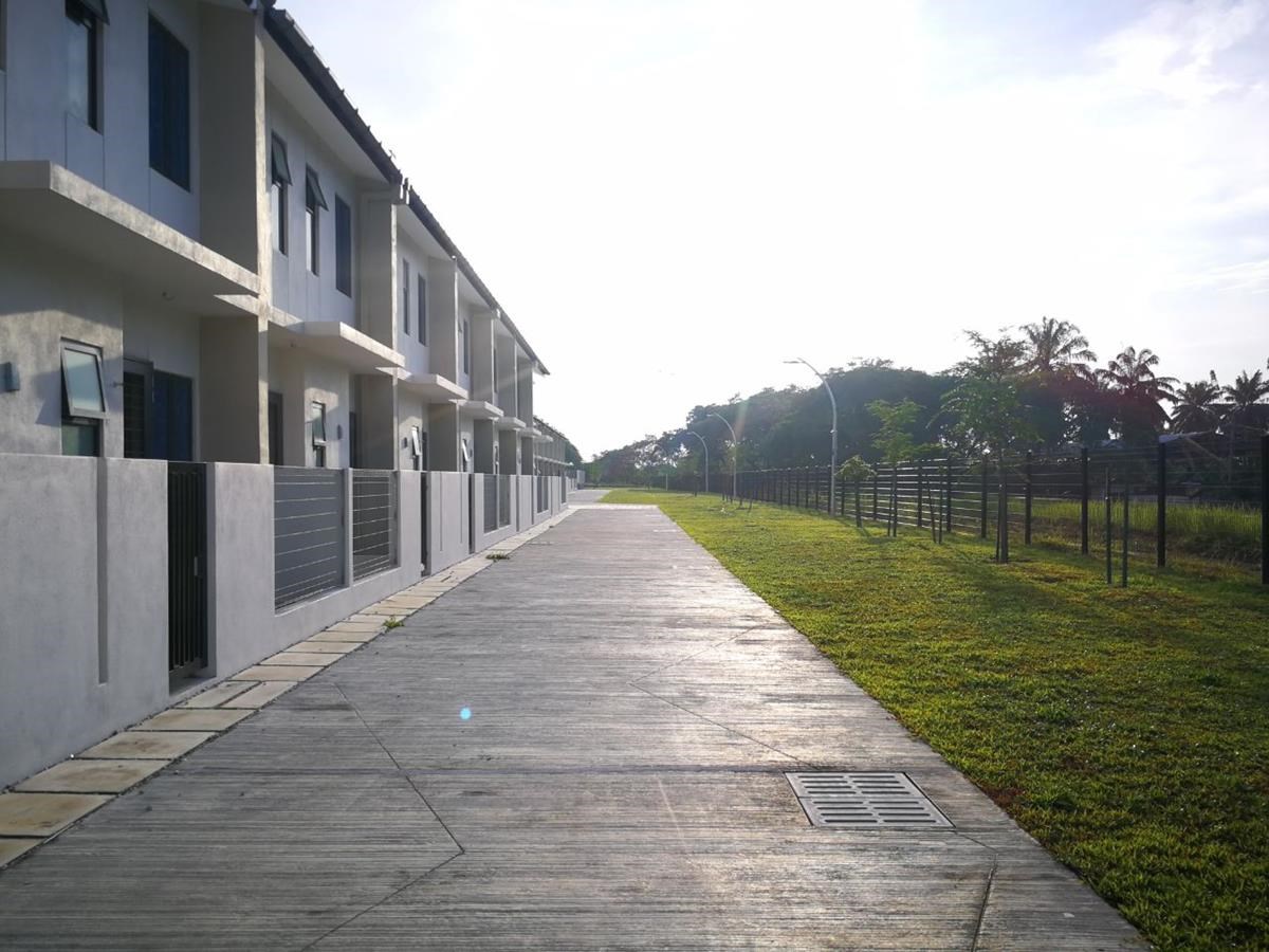 DOUBLE STOREY TERRACE ELMINA GREEN - photo 5