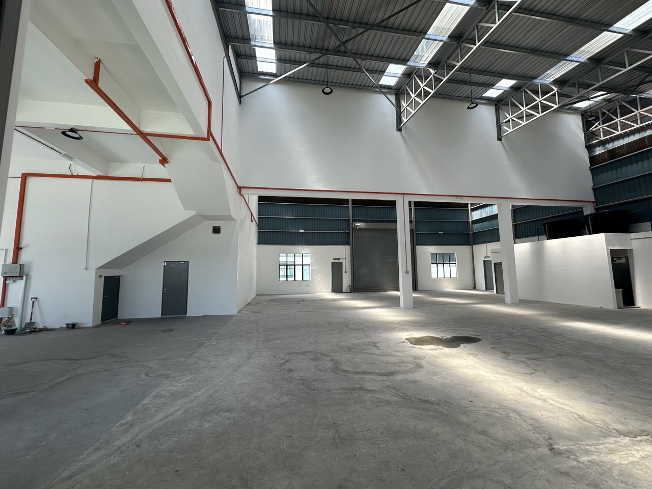 ----- LMV Valdor Industrial 105 - photo 5