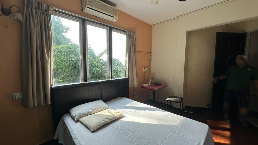 ----- 4 Sty Bungalow For Sale Bukit Jambul RC00430 - photo 2