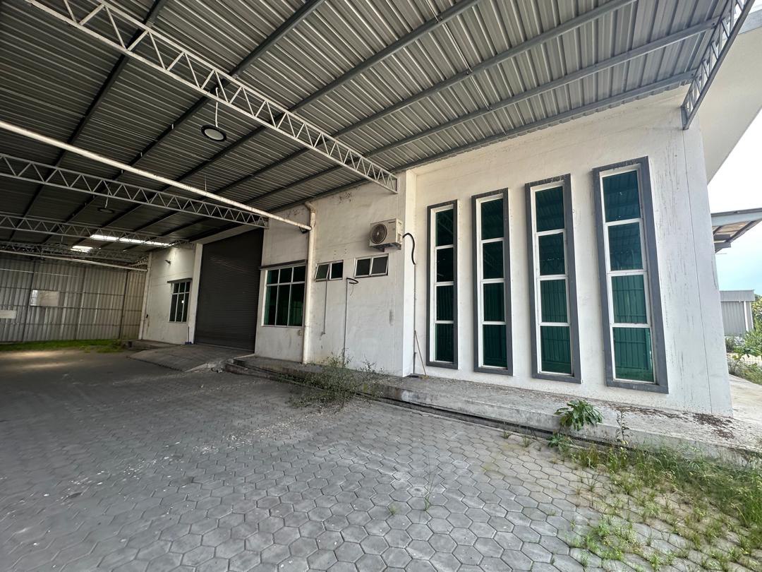 ----- LMBW Butterworth Industrial 229 - photo 5