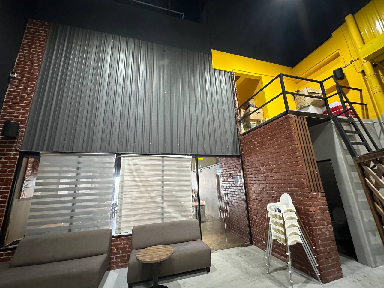 ----- LMBW Butterworth Industrial 52